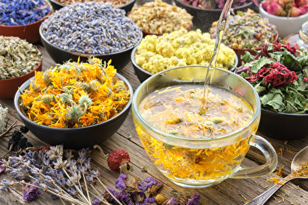 6 Must-Know Herbal Teas for Energy, Sleep, and Immunity