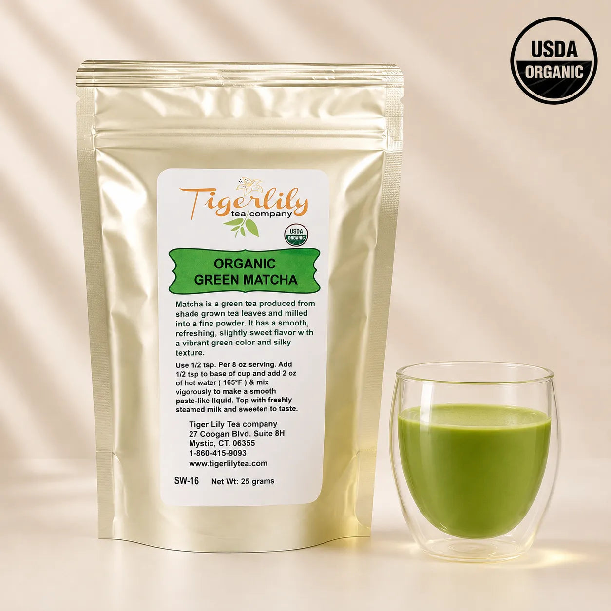 Organic matcha green tea powder